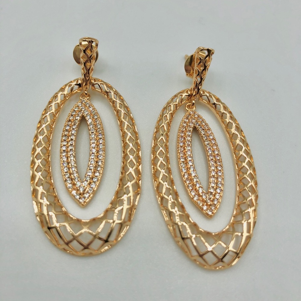 Fashion dangle earrings gold plated long